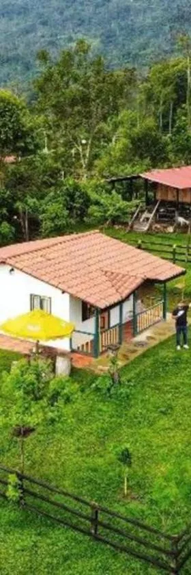 Cabaña Alcaravanes.，位于San Vicente de Chucurí的酒店