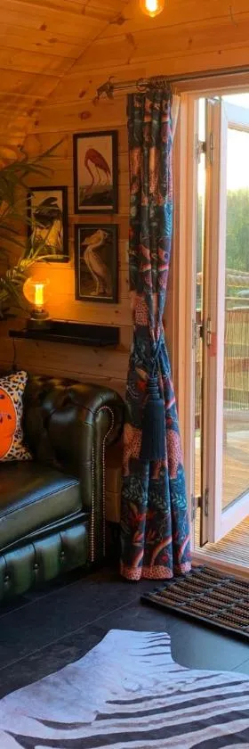 Coplow Glamping Pod & Hot Tub，位于Houghton on the Hill的酒店