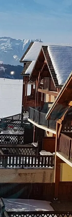 APPARTEMENT ANCELLE，位于昂塞勒的酒店
