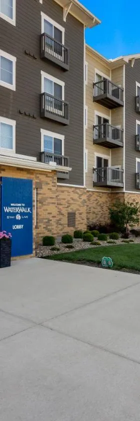 WaterWalk Extended Stay by Wyndham Kansas City - Overland Pk，位于欧弗兰帕克的酒店