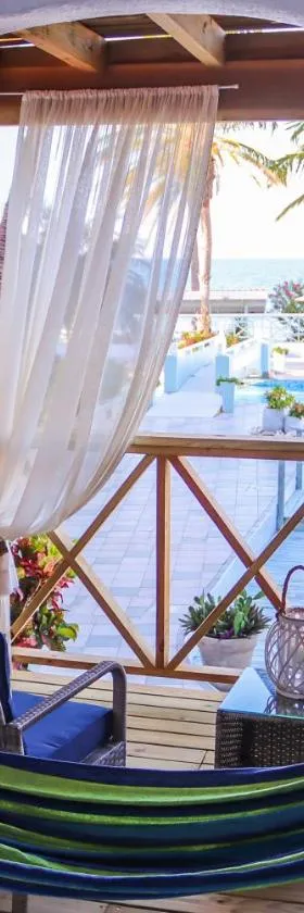 Ocean Point Beach Resort & Spa Adults Only，位于圣约翰斯的酒店