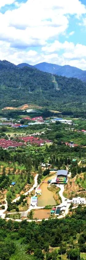 Happy Valley Eco Farm，位于Kerling的酒店