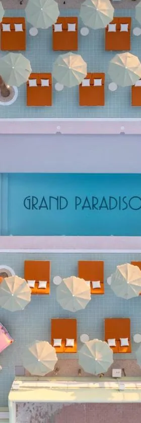 Grand Paradiso Ibiza - Adults Only，位于圣安东尼奥湾的酒店
