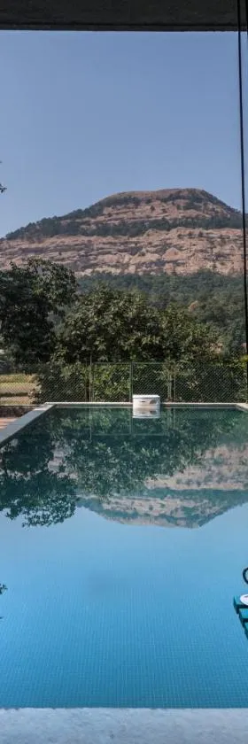 SaffronStays Mountain Aer, Karjat，位于卡尔贾特的酒店