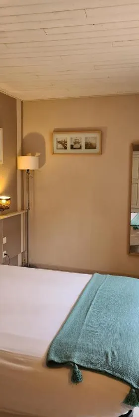 Le Royal Hôtel，位于Saint-Pol-sur-Ternoise的酒店