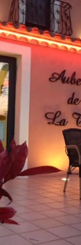 Auberge de la Tour -Appartements-，位于Valros的酒店