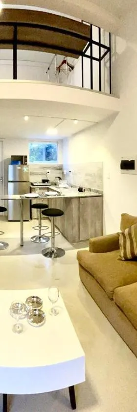 Tiny Houses en Asunción. Zona Aeropuerto-Rakiura，位于Zarate Isla的酒店