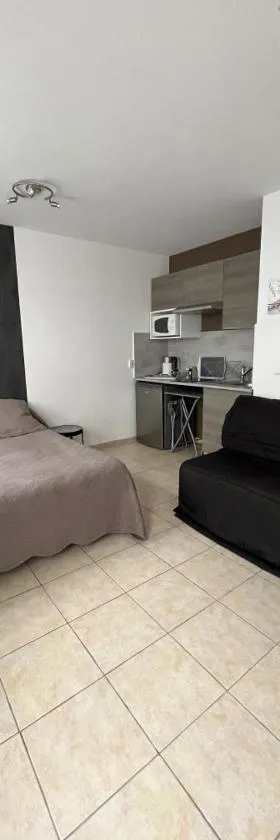 Studio Meublé，位于布西圣乔治的酒店