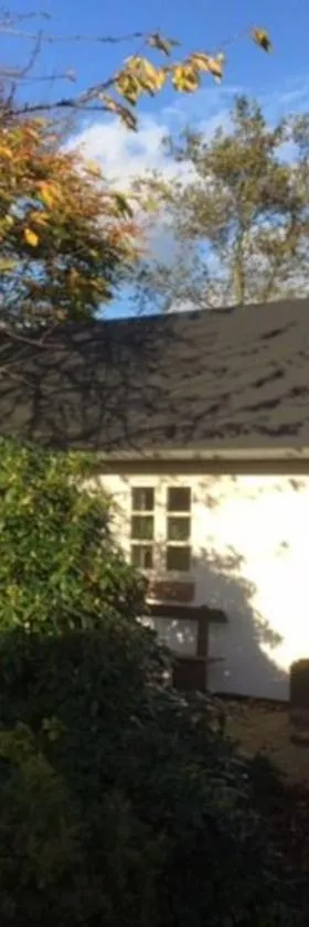 Idyllisk anneks, hvor lejer har eget hus.，位于瓦埃勒的酒店