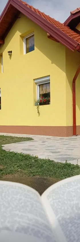 Njih tri Jelova gora，位于乌日策的酒店