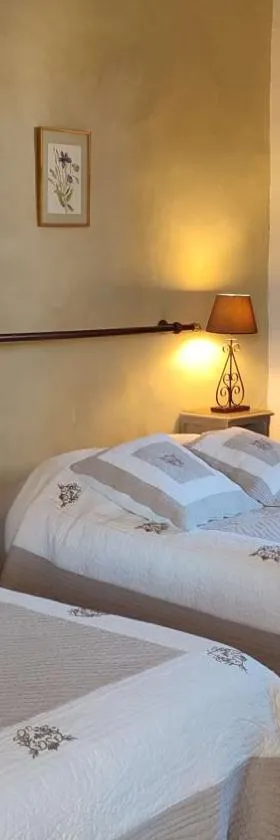 Cornemuse Cottage Une maison entière de 100 m2 avec cuisine, séjour et jardin au centre d'Issigeac，位于Issigeac的酒店