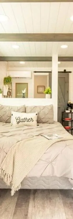 The Container Retreat @ 290 Wine Trail #10 Welcome friends!，位于Hye的酒店