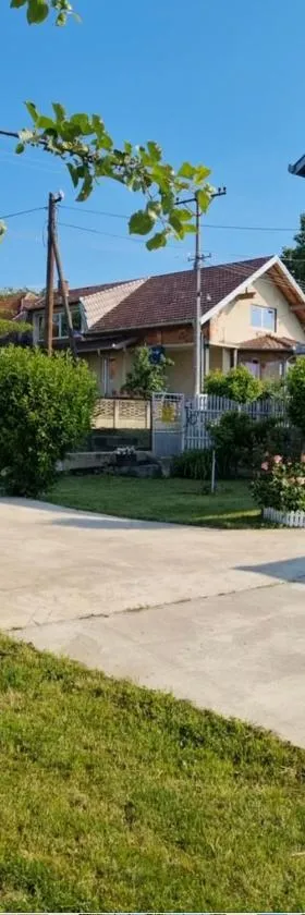 Green Village Life，位于Katun的酒店