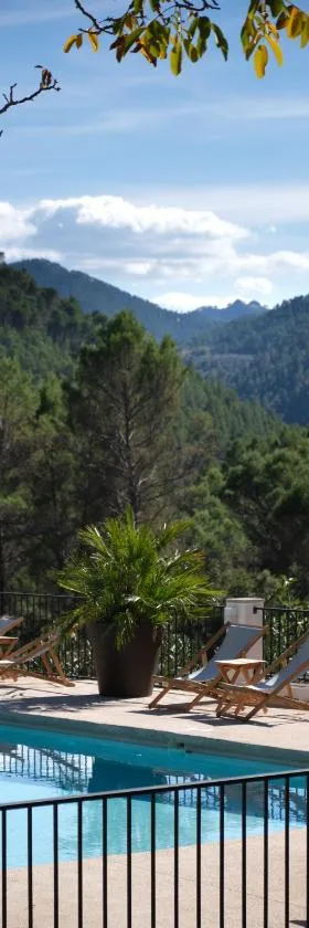 Apartamentos Cortijo Peñardera，位于Siles的酒店