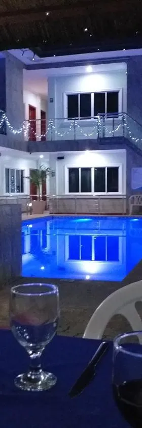 Ocean Breeze Resort，位于Toledo的酒店