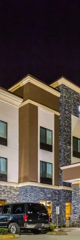 Comfort Inn & Suites Moore - Oklahoma City，位于摩尔的酒店