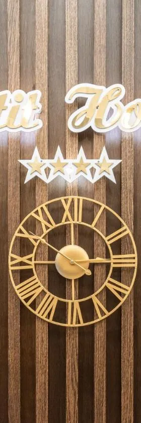 Petit Hotel，位于普拉托的酒店