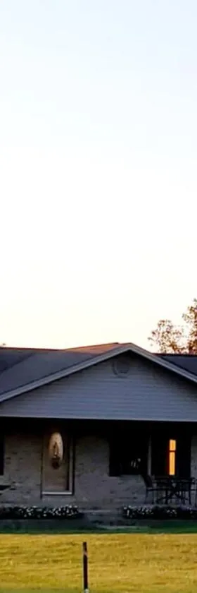 Secluded house on 60 acres close to Fall Creek Falls，位于Pikeville的酒店