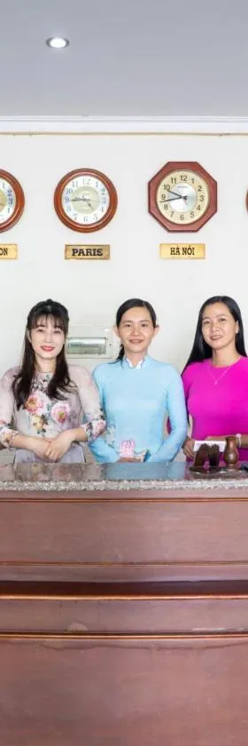 Khách Sạn Bông Sen，位于Vị Thanh的酒店