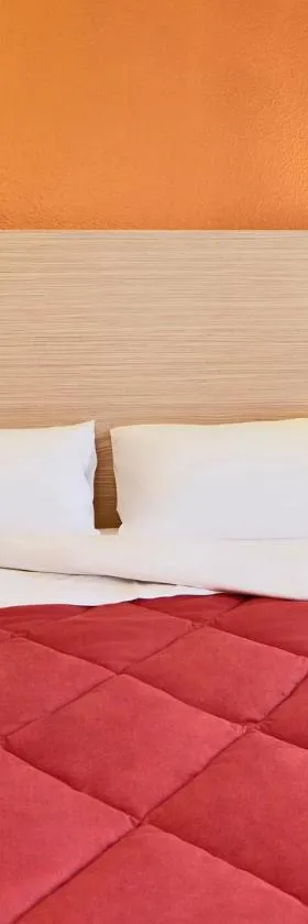 西奥尔良 - 圣梅曼礼拜堂普瑞米尔经典酒店，位于拉沙佩勒圣梅曼的酒店