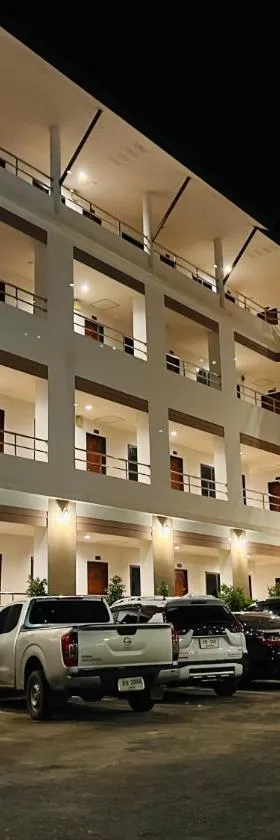 JJ Palace เจเจ พาเลซ，位于Ban Si Than的酒店