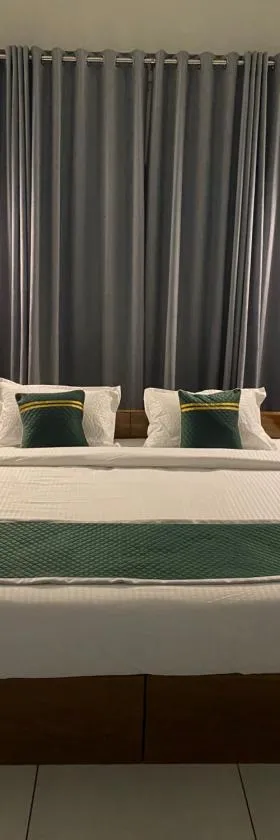 HOLLYWOOD Rooms，位于苏丹巴特利的酒店