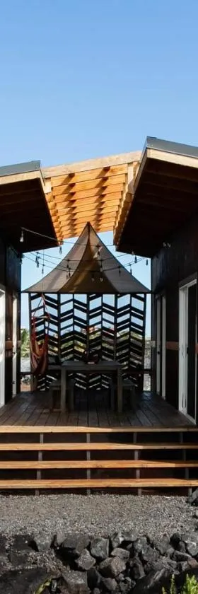 THE OHANA HOUSE, Amazing Tiny Home on A Volcanic Lava Field!，位于Kehena的酒店