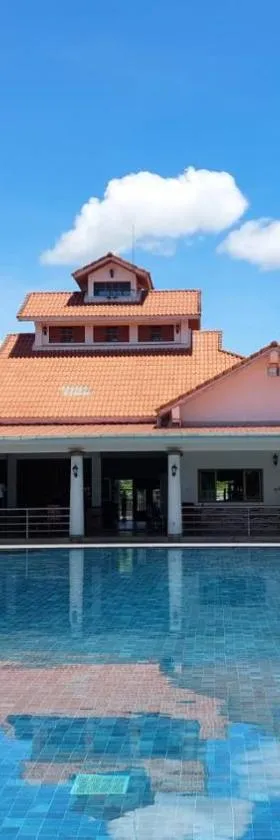 Ruenpruksa Resort，位于班武里府的酒店