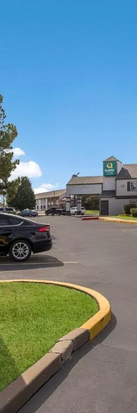 Quality Suites Tulsa I-44，位于塔尔萨的酒店