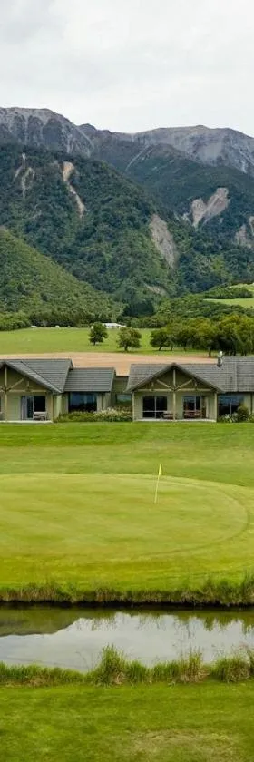 Koura Bay Golf Resort，位于凯库拉的酒店