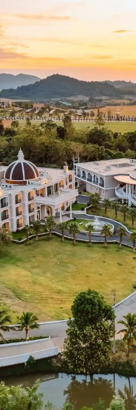 Grand Lord Hotel & Residence，位于纳仲天的酒店