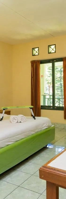 Urbanview Hotel Griya Astoeti 2 Cisarua Puncak，位于Kopo 2的酒店