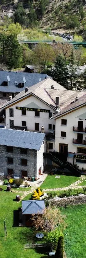 梅森德卡斯蒂埃约酒店，位于卡斯铁略－德哈卡的酒店