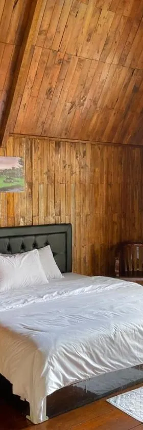 Vila Glamping Lembah Kelud Kediri，位于Berni的酒店