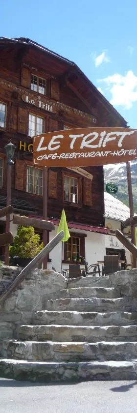 Hôtel - Petit-déjeuner Le Trift，位于琪纳尔的酒店