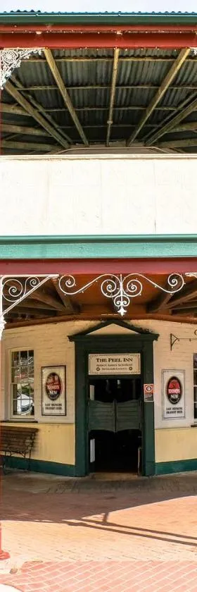 Peel Inn Hotel Nundle，位于Nundle的酒店