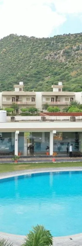 Amar Bagh Resort，位于布什格尔的酒店