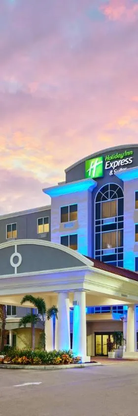 Holiday Inn Express Hotel & Suites Port St. Lucie West by IHG，位于圣露西港的酒店