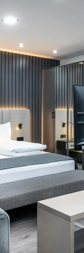 PARKHOTEL BRAUNAU - 24 Stunden Self Check-IN，位于因河畔布劳瑙的酒店