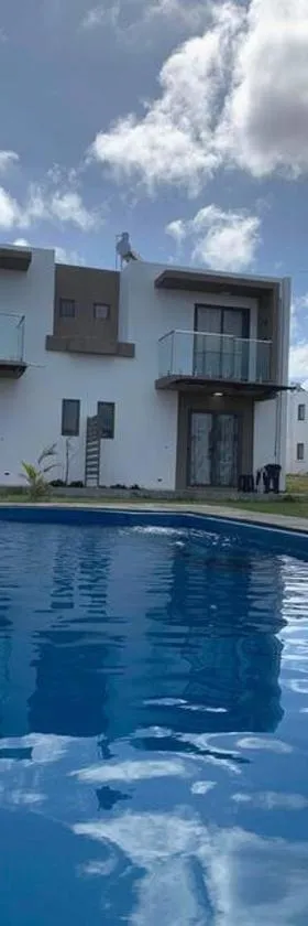 Lovely 2-bedrooms vacation villa with 3 pools，位于格兰高伯的酒店