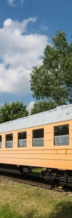 Vagónové ubytování Pivovar Kocour，位于瓦恩斯多夫的酒店