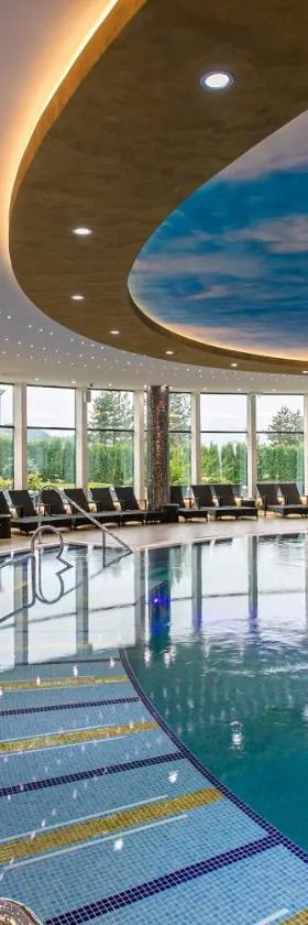 A Hoteli - Grand&Sky Hotel Tornik，位于兹拉蒂博尔的酒店
