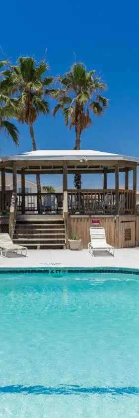 Affordable family condo -walking distance to beach by Mustang Island, Sleeps Four, 2025 Traveler Award，位于帕德雷岛的酒店
