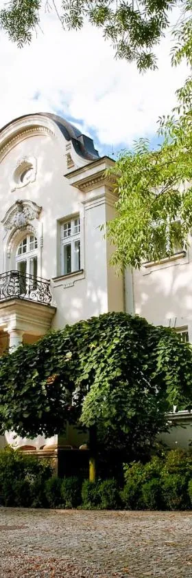 Pałac Zdunowo，位于Załuski的酒店