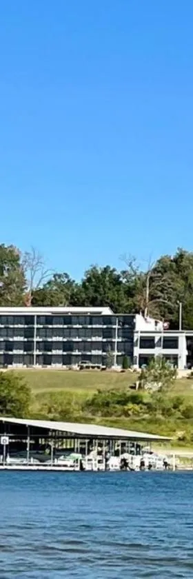 Lake Norfork Resort，位于Henderson的酒店