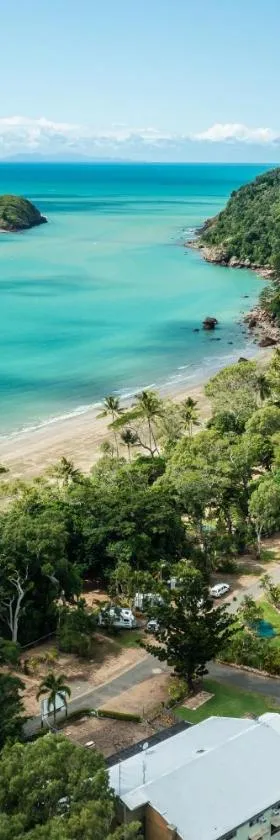 Cape Hillsborough Nature Tourist Park，位于Seaforth的酒店