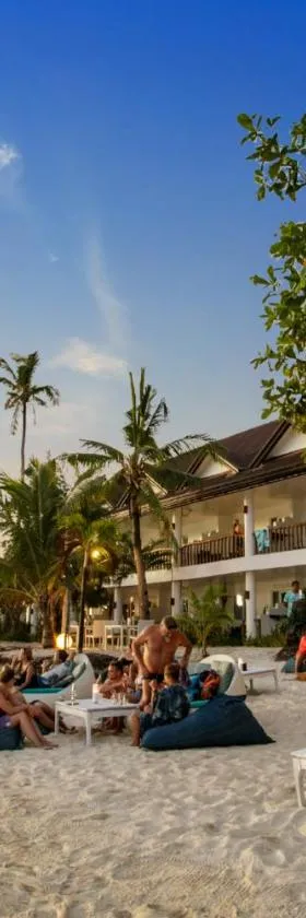Ocean Vida Beach and Dive Resort，位于Daanbantayan的酒店