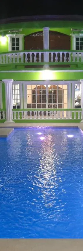 PESHERES INN & SPA，位于Bon Accord的酒店