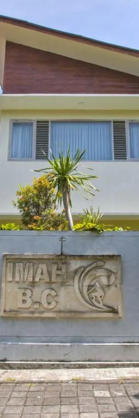 ImahBC Surfcamp，位于塔巴南的酒店