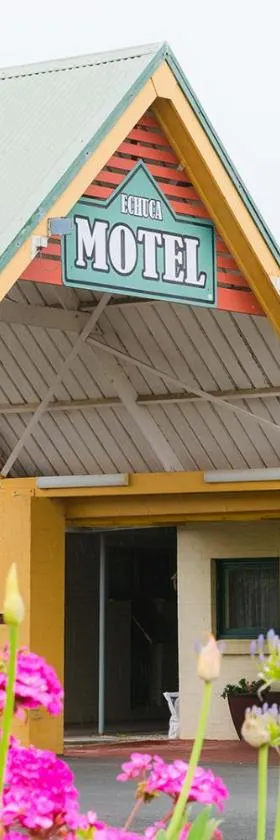爱酷卡汽车旅馆，位于伊丘卡的酒店